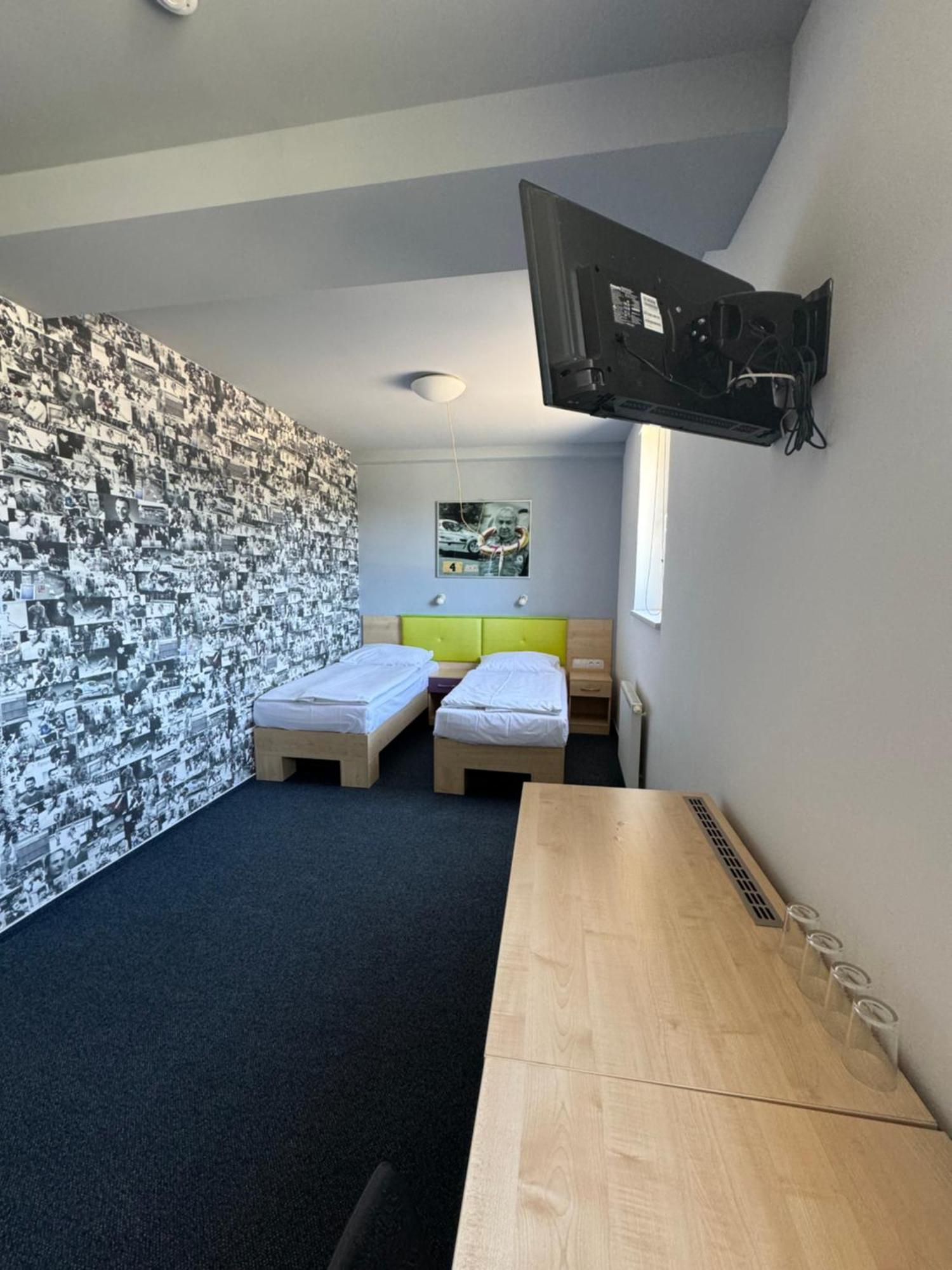 Sport Hotel Sletiste Kladno Exterior foto
