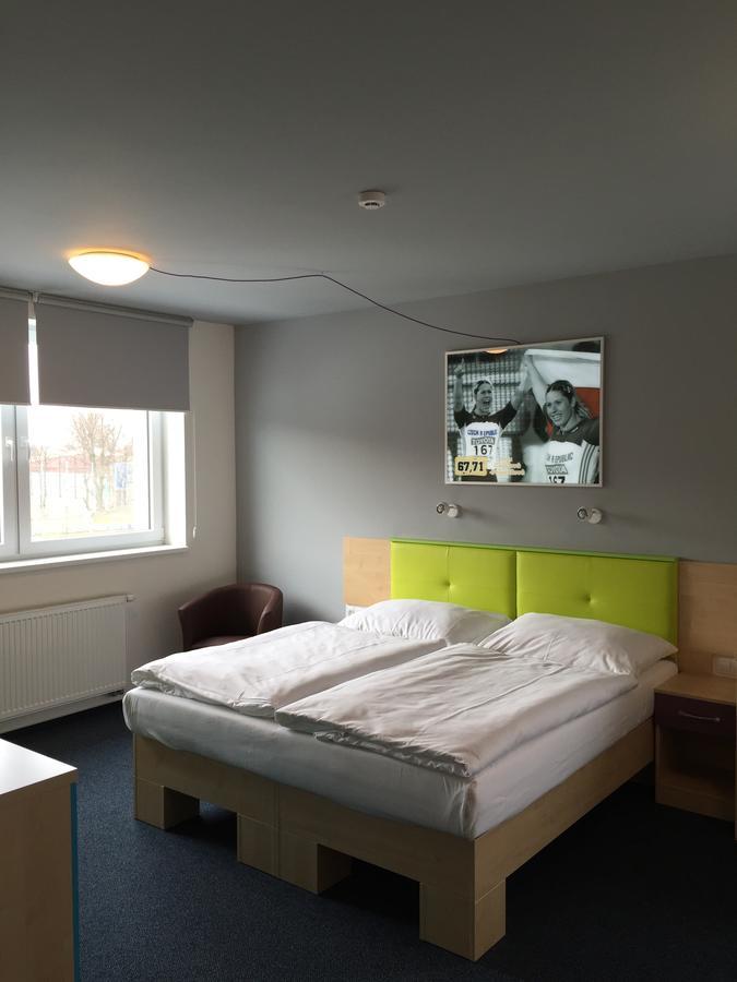 Sport Hotel Sletiste Kladno Exterior foto