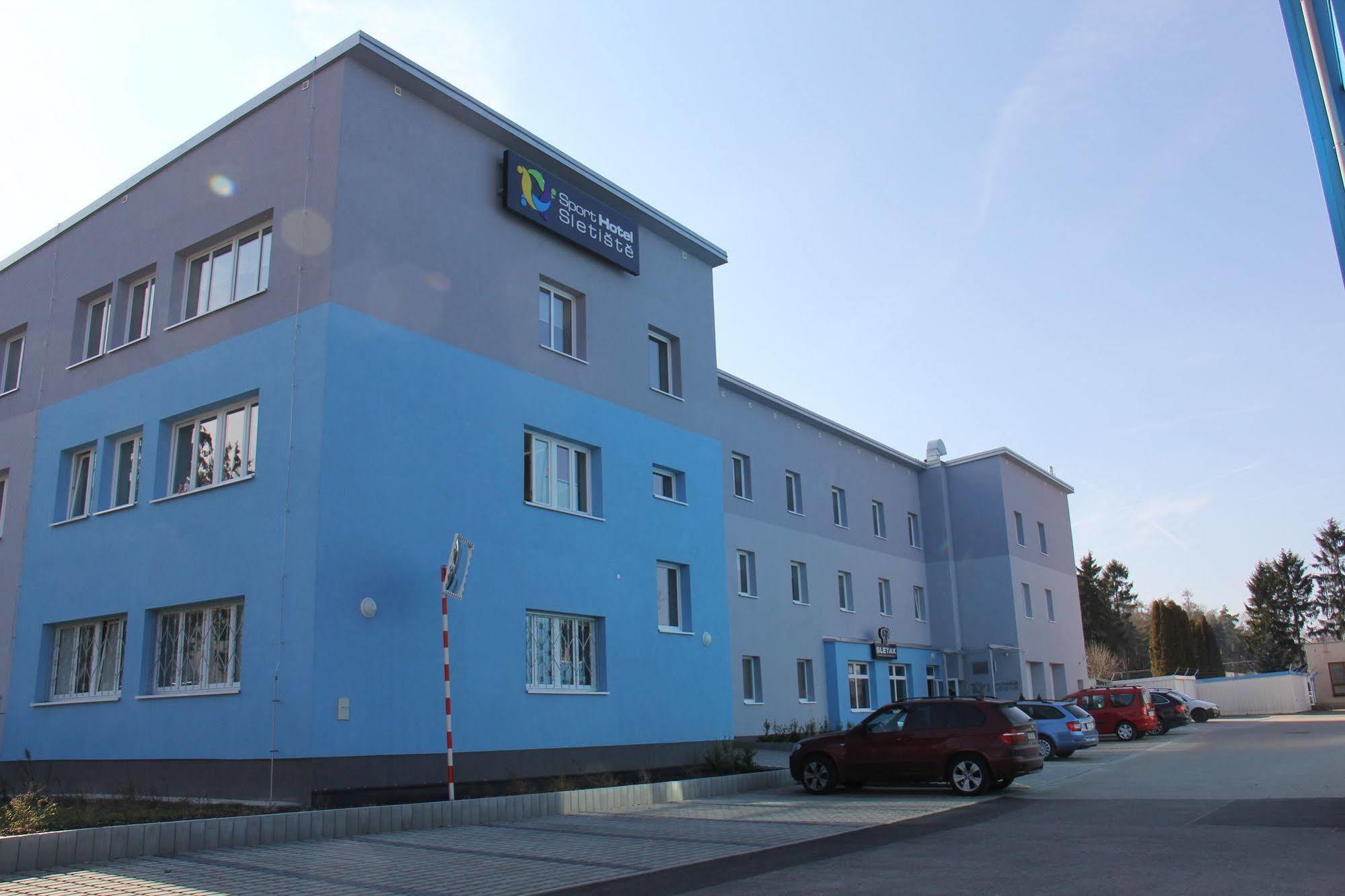 Sport Hotel Sletiste Kladno Exterior foto