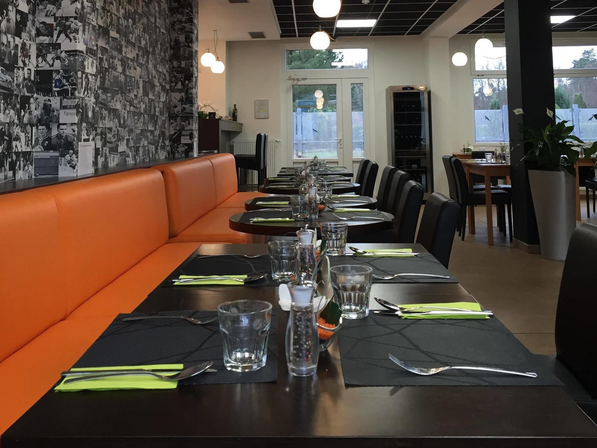 Sport Hotel Sletiste Kladno Exterior foto