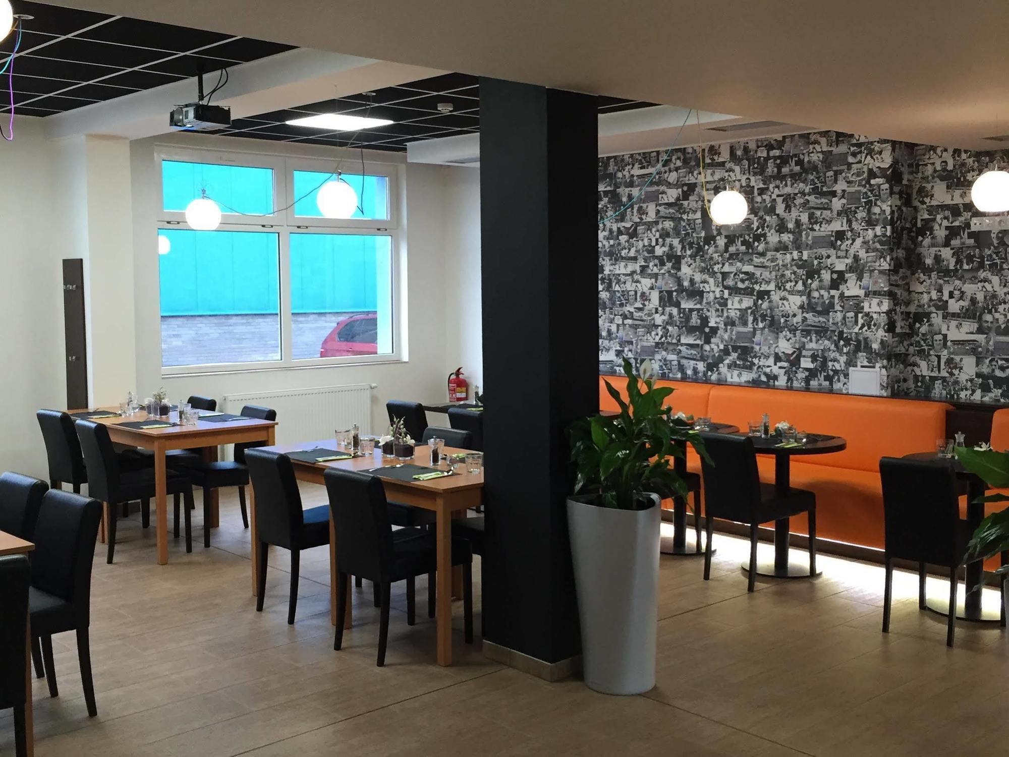 Sport Hotel Sletiste Kladno Exterior foto